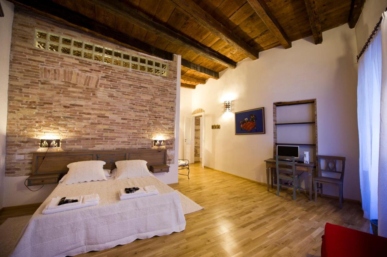 Castelletto Suites كالياري الغرفة الصورة